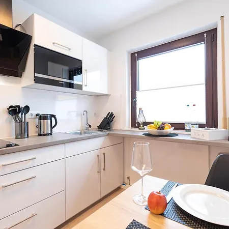 Business Fuer 2 - Kueche - Parkplatz - Netflix Appartement