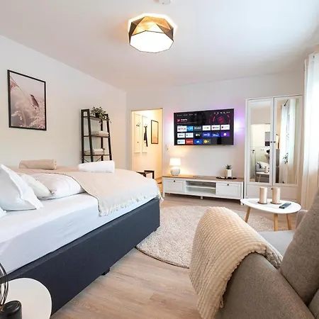 Business Fuer 2 - Kueche - Parkplatz - Netflix Appartement *